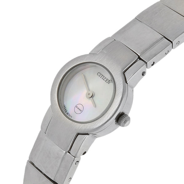 Reloj Citizen para dama en acero inoxidable.