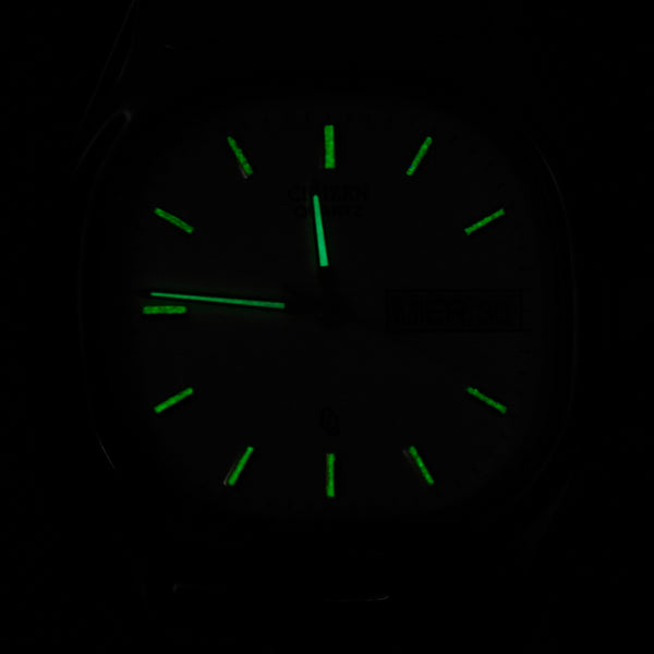 Reloj Citizen para dama en acero inoxidable.