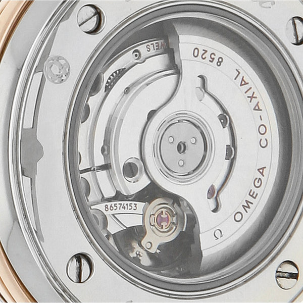 Reloj Omega para dama modelo Ladymatic vistas en oro rosa 18 kilates.