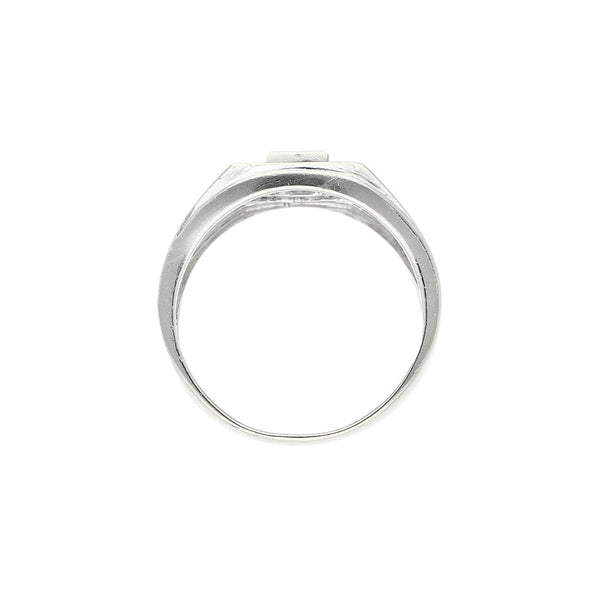 Anillo tipo sello con sintéticos en oro blanco 14 kilates.