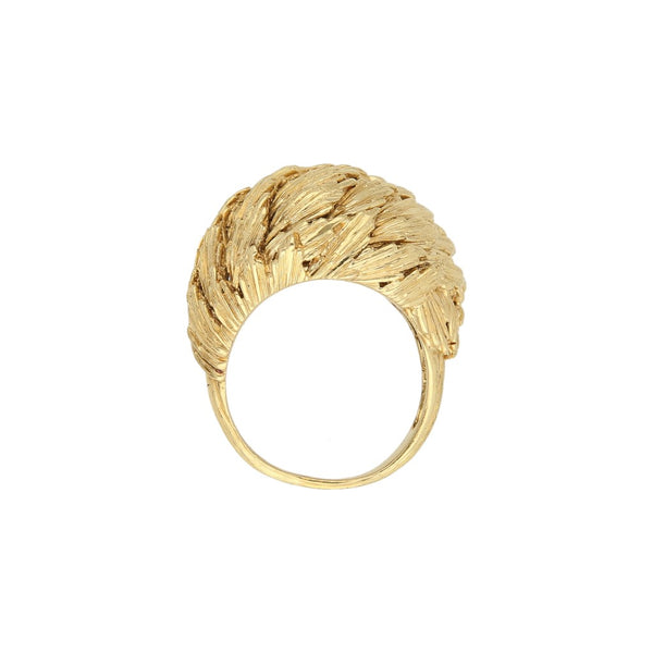 Anillo diseño especial en oro amarillo 18 kilates.