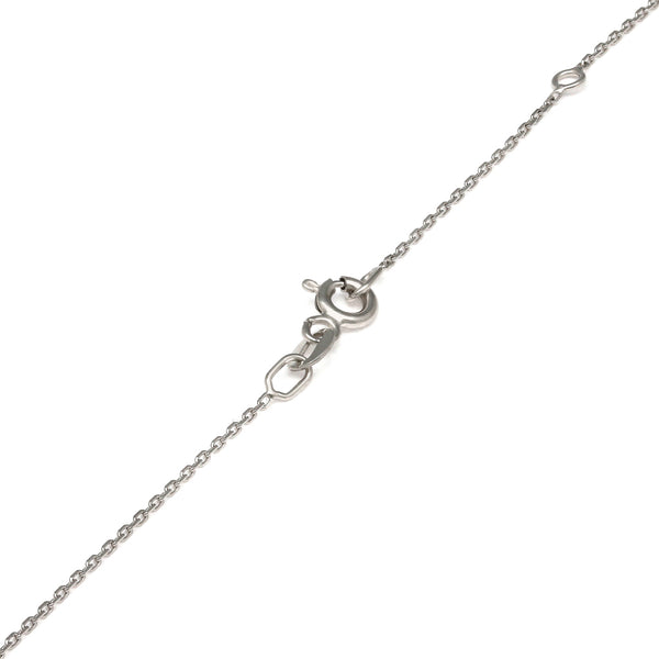 Gargantilla eslabón cruzado y dije diseño especial con diamantes y topacios en oro blanco 14 kilates.