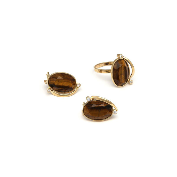 Juego de anillo y aretes diseño especial con ojo de tigre y sintéticos en oro amarillo 14 kilates.