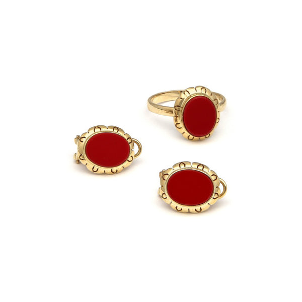 Juego de anillo y aretes calados con agata en oro amarillo 14 kilates.