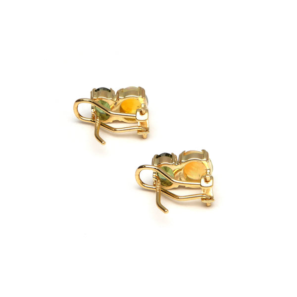 Aretes diseño especial con ópalos y peridotos en oro amarillo 14 kilates.