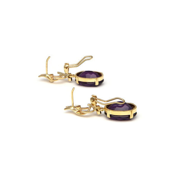 Juego de anillo y aretes diseño especial con amatista y sintéticos en oro amarillo 14 kilates.