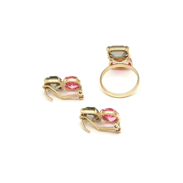 Juego de anillo y aretes diseño especial con topacio y rosa de francia en oro amarillo 14 kilates.