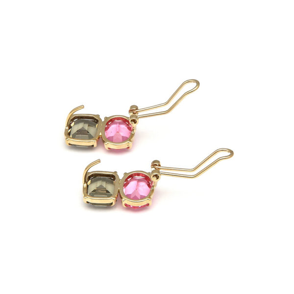 Juego de anillo y aretes diseño especial con topacio y rosa de francia en oro amarillo 14 kilates.