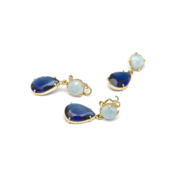 Juego de aretes y dije diseño especial con zafiros y aguamarinas en oro amarillo 14 kilates.