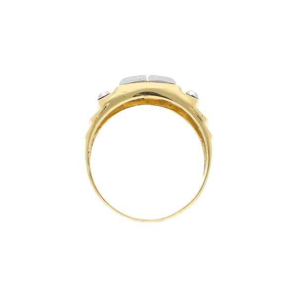 Anillo diseño especial con diamante y platino en oro amarillo 18 kilates.