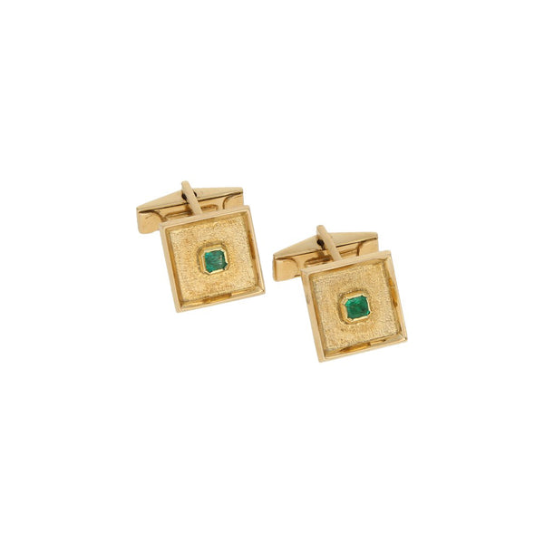 Mancuernillas diseño especial con esmeraldas en oro amarillo 18 kilates.