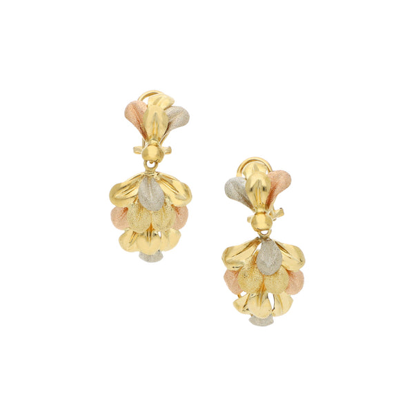 Aretes diseño especial en oro tres tonos 18 kilates.
