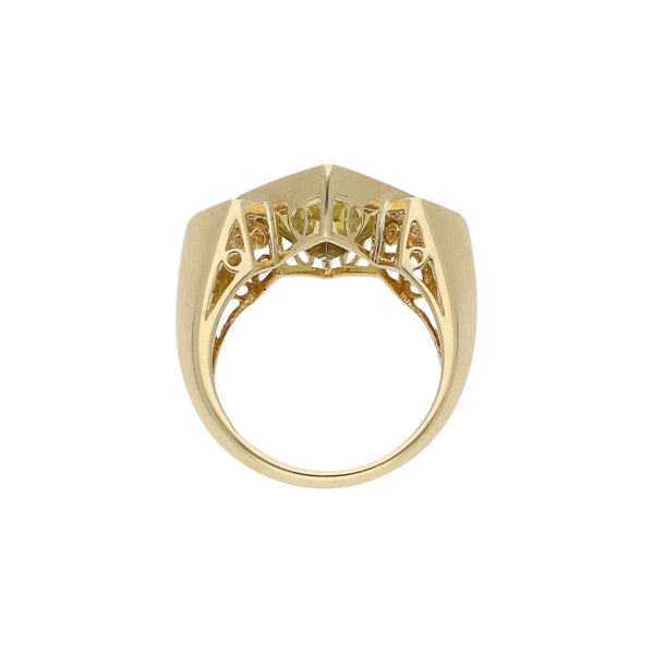 Anillo diseño especial con diamantes y cuarzo en oro amarillo 14 kilates.