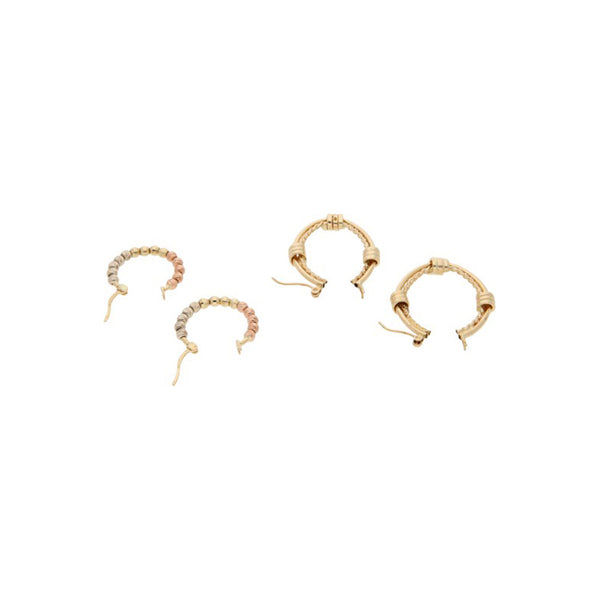 Dos arracadas diseño especial y boleado en oro tres tonos 14 kilates.