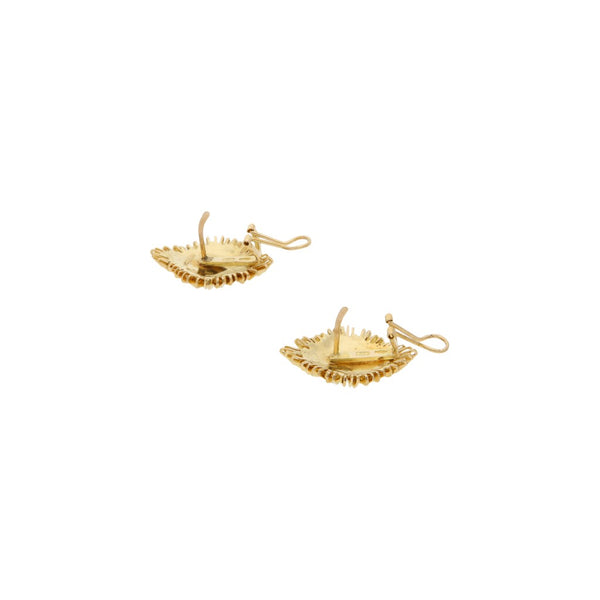 Aretes diseño especial en oro amarillo 18 kilates.