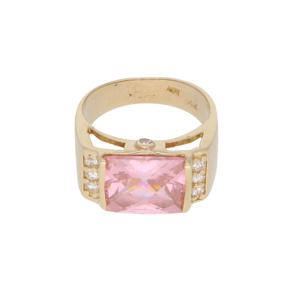Anillo diseño especial con sintéticos en oro amarillo 14 kilates.
