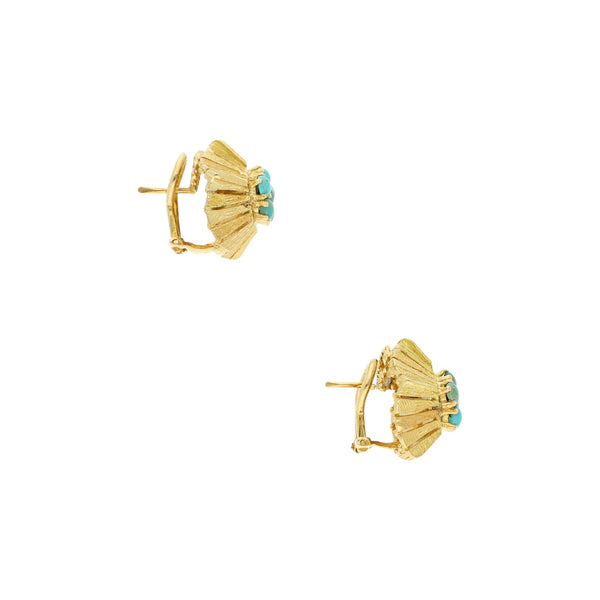 Aretes calados con turquesas en oro amarillo 18 kilates.