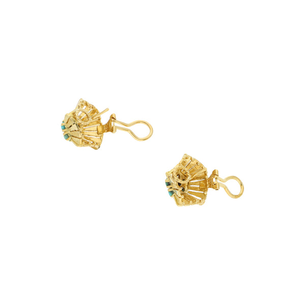 Aretes calados con turquesas en oro amarillo 18 kilates.