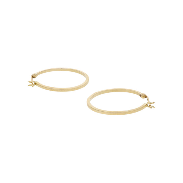 Arracadas lisas en oro amarillo 18 kilates.
