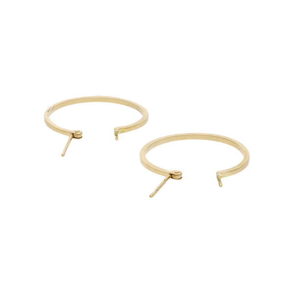 Arracadas lisas en oro amarillo 18 kilates.