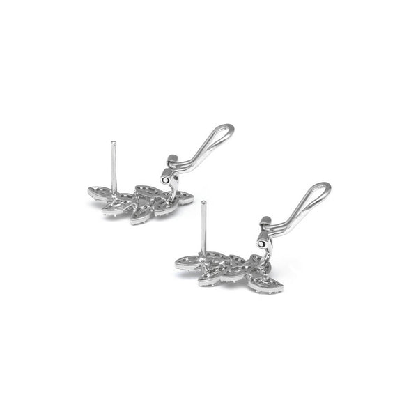 Aretes calados motivo hojas con diamantes en oro blanco 14 kilates.