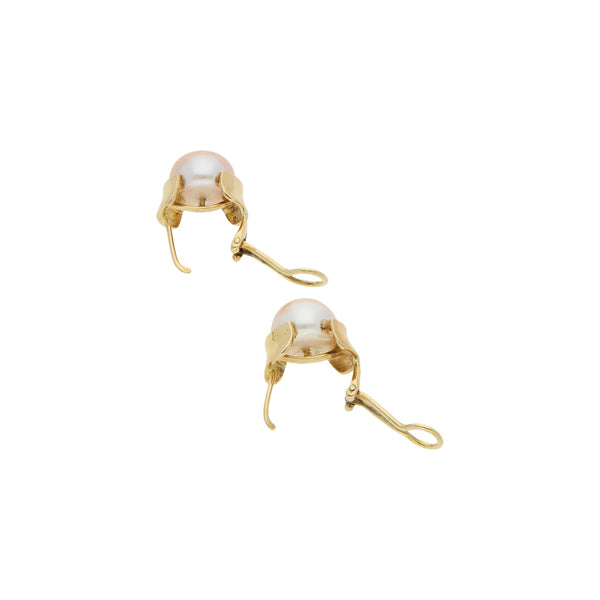 Aretes diseño especial con sintéticos en oro amarillo 14 kilates.