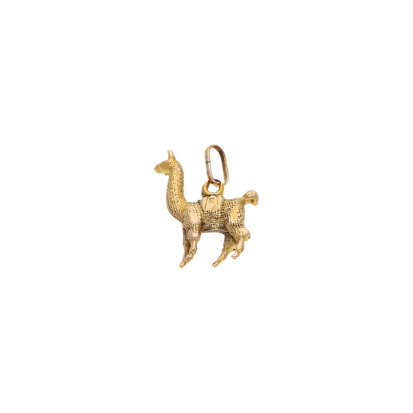 Dije diseño especial motivo llama en oro amarillo 18 kilates.