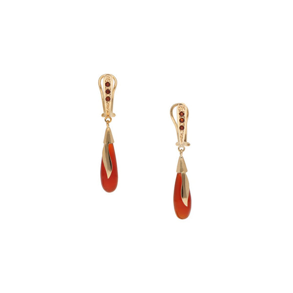 Aretes diseño especial con sintéticos en oro amarillo 14 kilates.