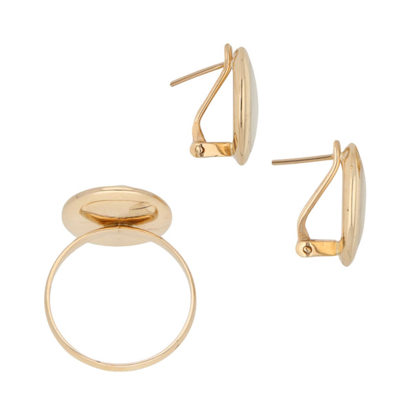 Juego de anillo y aretes diseño especial con madre perla en oro amarillo 14 kilates.