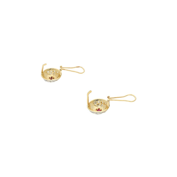 Aretes diseño especial con rubí y circonias en oro amarillo 14 kilates.