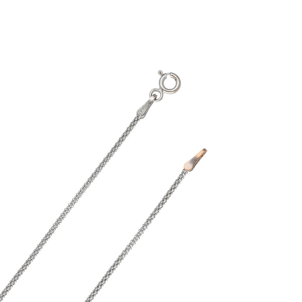 Juego de gargantilla eslabón laminado, aretes y dije diseño especial con perlas y circonias en oro dos tonos 14 kilates.