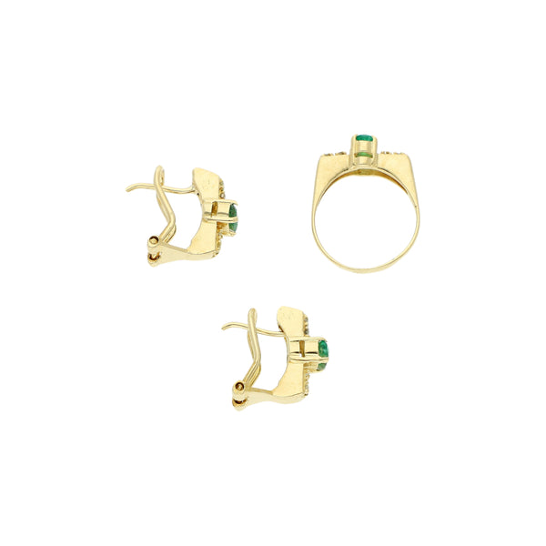 Juego de anillo y aretes diseño especial con diamantes y esmeralda en oro amarillo 14 kilates.