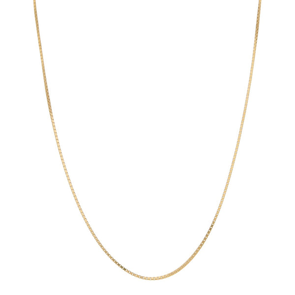 Collar eslabón cuadrado cruzado en oro amarillo 18 kilates.