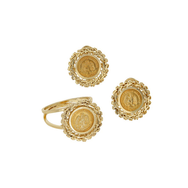 Juego de aretes y anillo boleados con aplicaciones motivo moneda en oro amarillo 14 kilates.