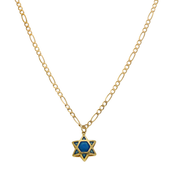 Collar de tres eslabones por uno y dije calado motivo estrella con esmalte en oro amarillo 14 kilates.