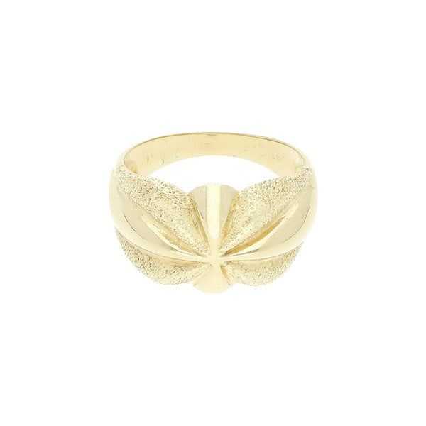 Anillo labrado en oro amarillo 14 kilates.