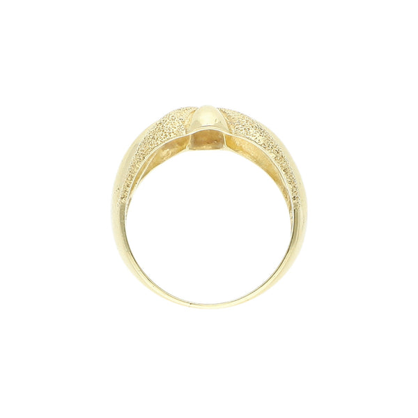 Anillo labrado en oro amarillo 14 kilates.