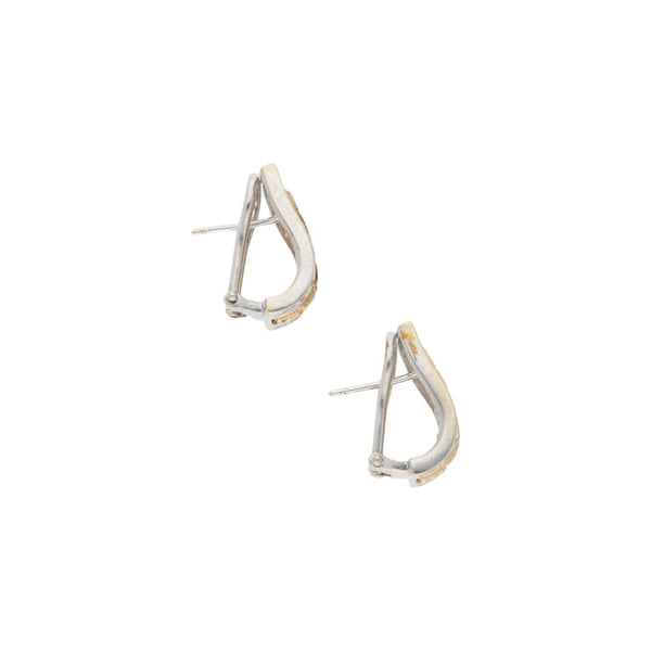 Aretes diseño especial motivo grecas con sintéticos en oro dos tonos 14 kilates.