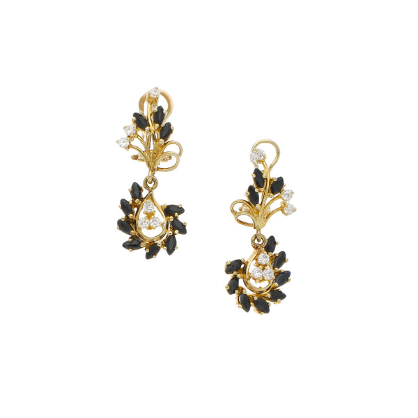 Aretes diseño especial con zafiros y sintéticos en oro amarillo 14 kilates.