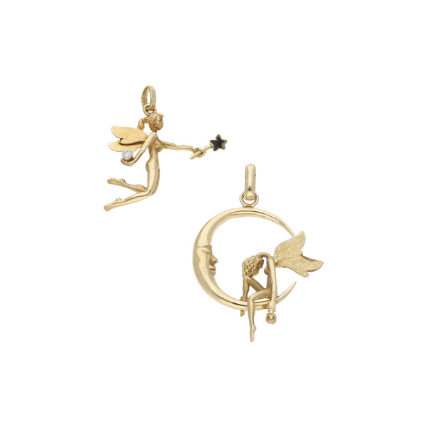 Dos dijes diseño especial con circonias motivo hada en oro amarillo 14 kilates.