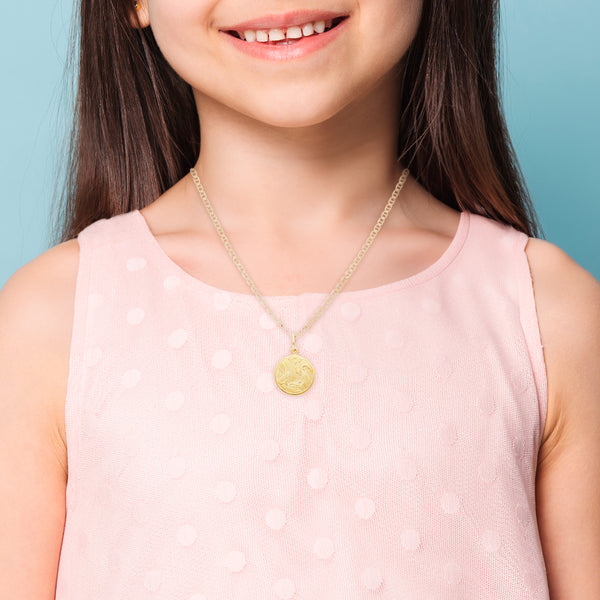 Collar infantil eslabón nudo marino y medalla troquelada motivo bautizo en oro amarillo 14 kilates.