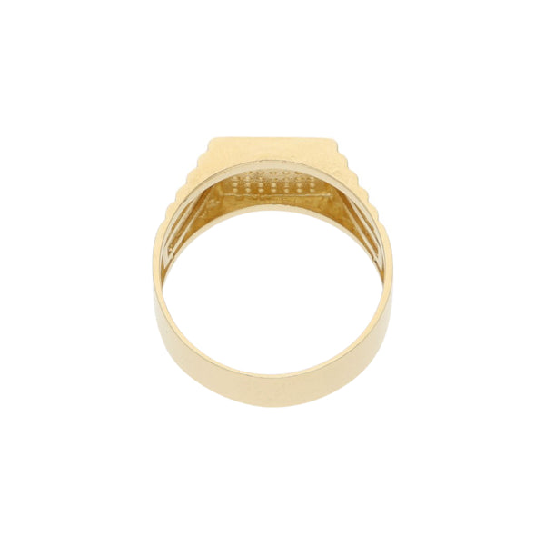 Anillo tipo sello con circonias en oro amarillo 14 kilates.