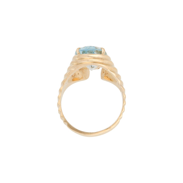 Anillo acanalado con sintético en oro amarillo 14 kilates.