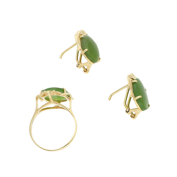 Juego de anillo y aretes diseño especial con jade en oro amarillo 14 kilates.