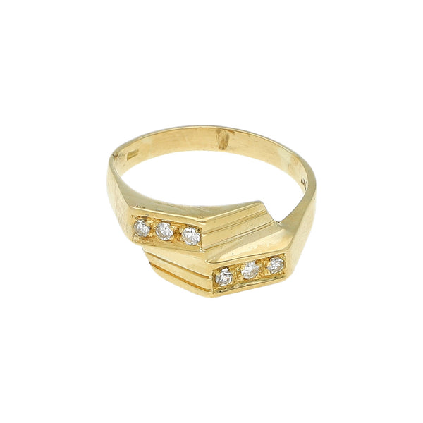 Anillo diseño especial con diamantes en oro amarillo 18 kilates.