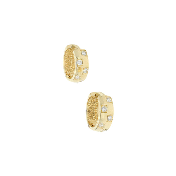 Arracadas lisas con sintéticos en oro amarillo 14 kilates.