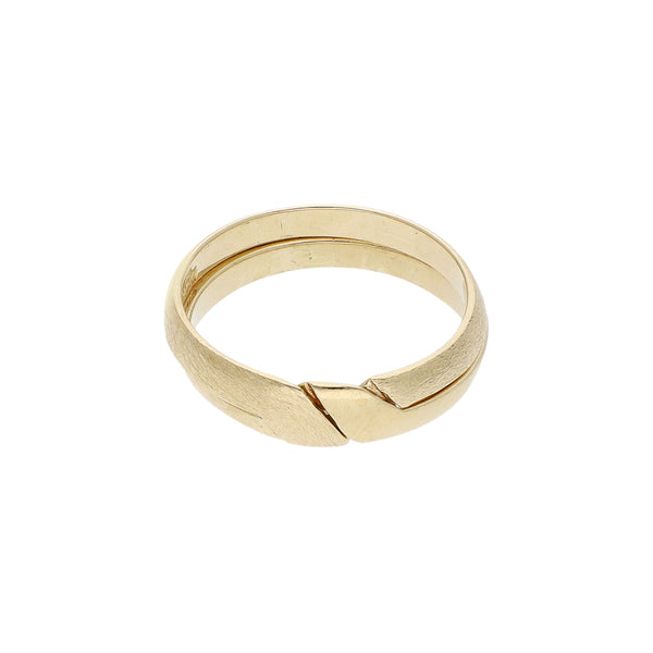 Alianza de dos piezas diseño especial en oro amarillo 14 kilates.