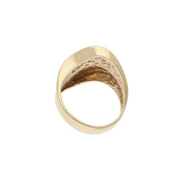 Anillo ondulado en oro amarillo 14 kilates.