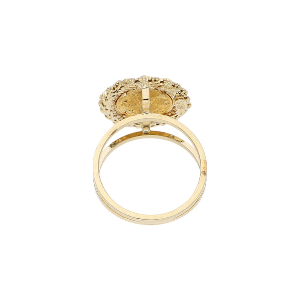 Anillo diseño especial con aplicación motivo moneda en oro amarillo 14 kilates.