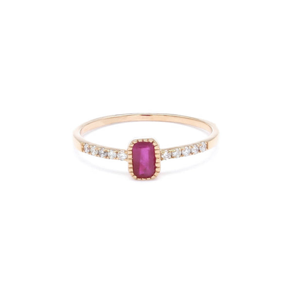 Anillo diseño especial con diamantes y rubí en oro rosa 14 kilates.